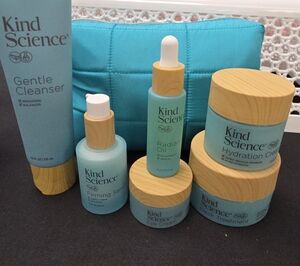 Kind ScienceHydration Cream & Skincare Set in Teal